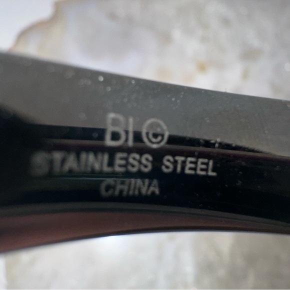 WOOD INLAY STAINLESS STEEL CUFF Bracelet, marked BI. - Picture 6 of 7